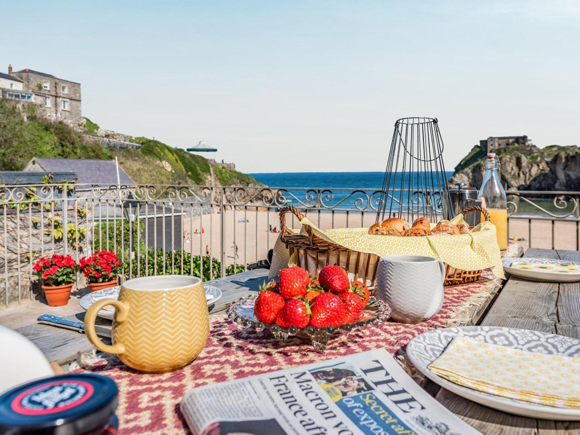 Ocean Waves Villa United Kingdom Buitenkant foto
