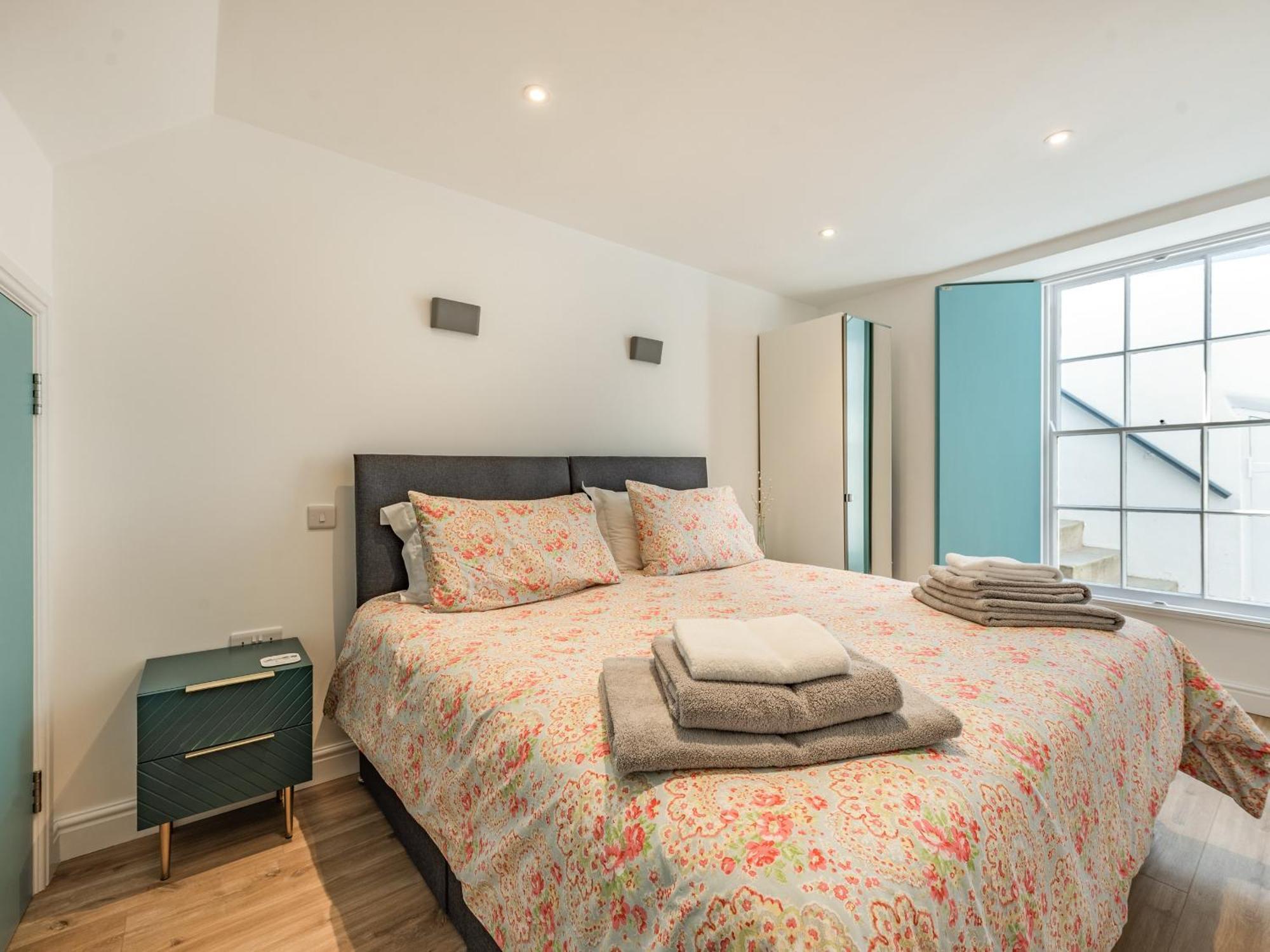 Ocean Waves Villa United Kingdom Buitenkant foto