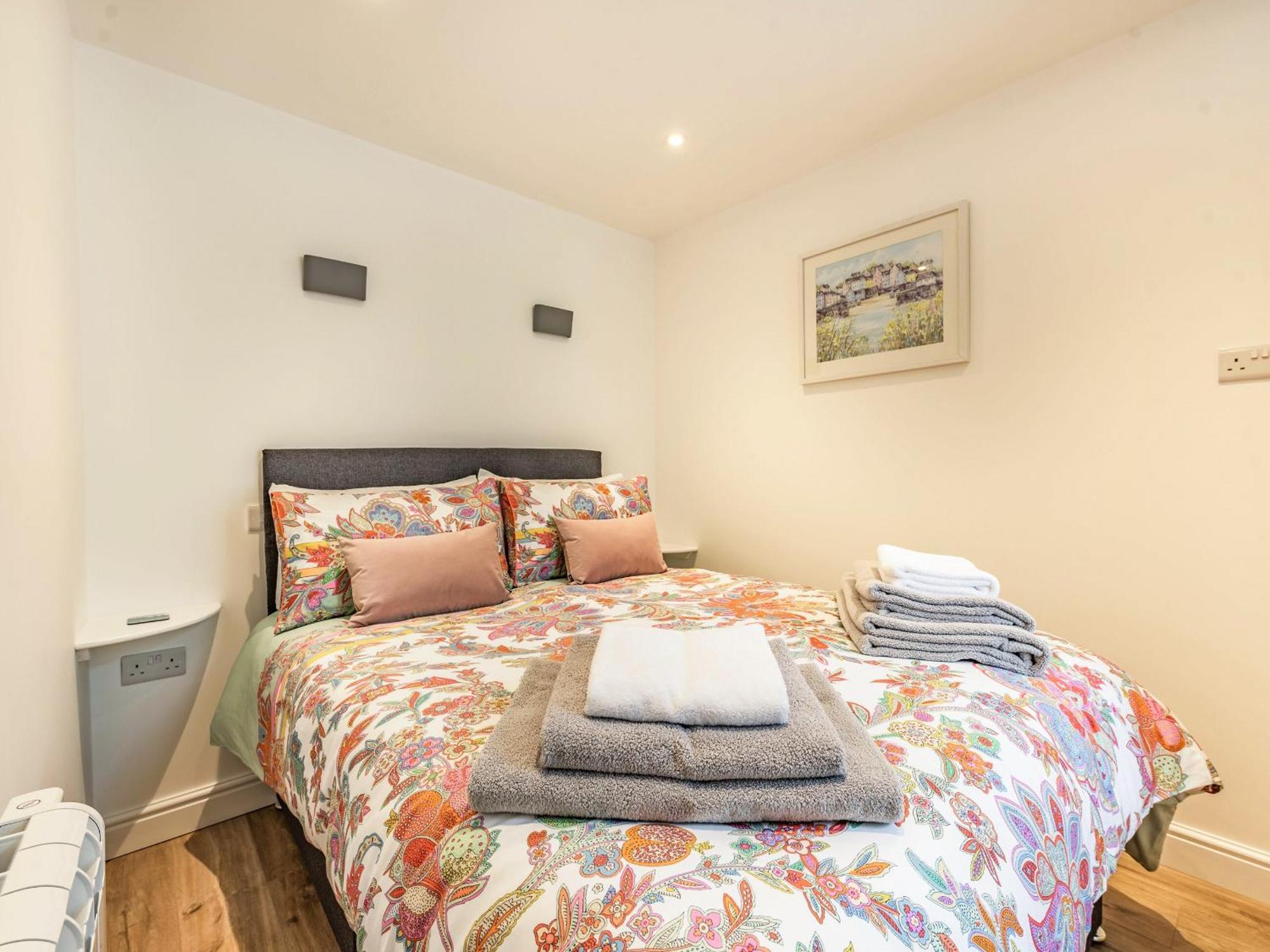 Ocean Waves Villa United Kingdom Buitenkant foto