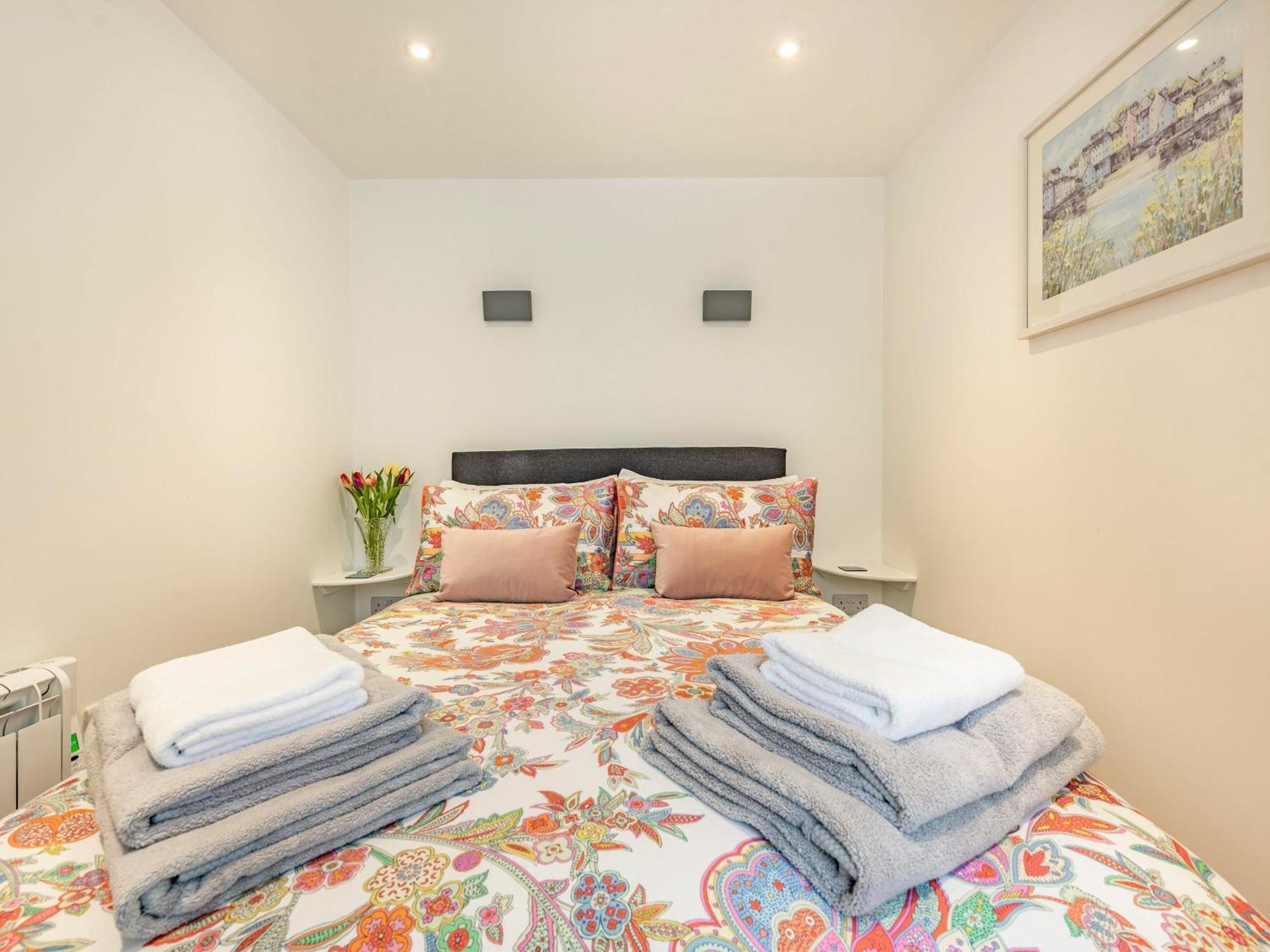 Ocean Waves Villa United Kingdom Buitenkant foto