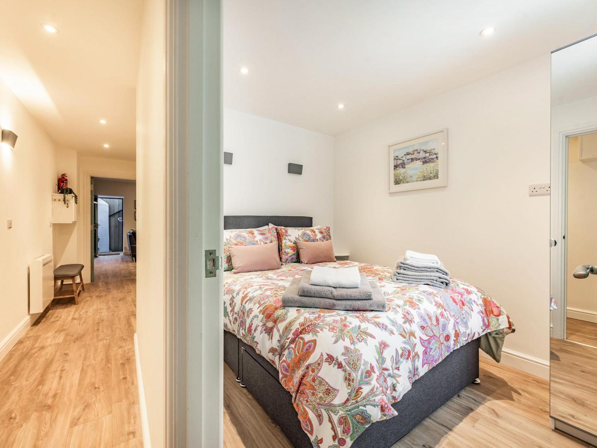 Ocean Waves Villa United Kingdom Buitenkant foto