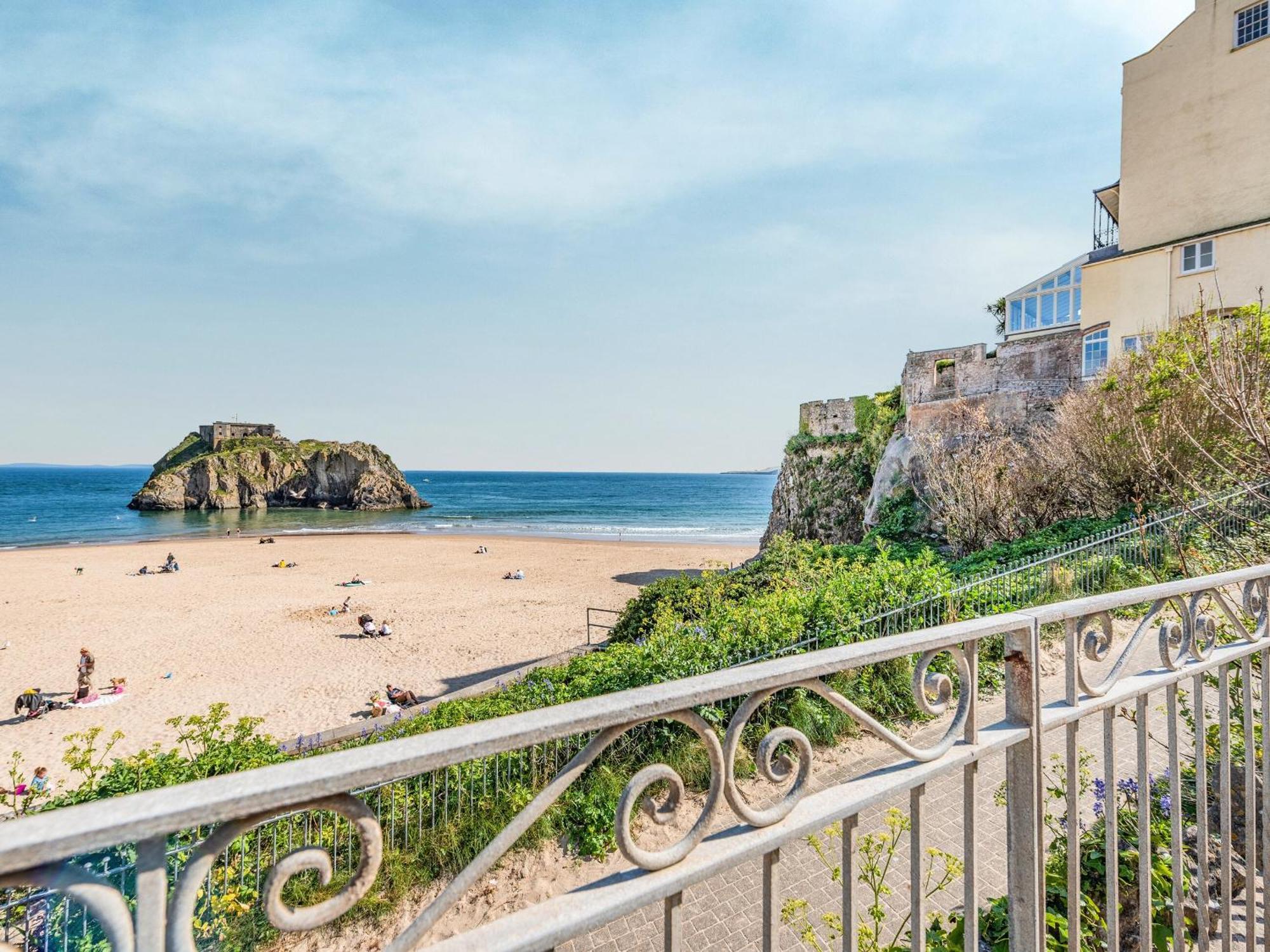 Ocean Waves Villa United Kingdom Buitenkant foto